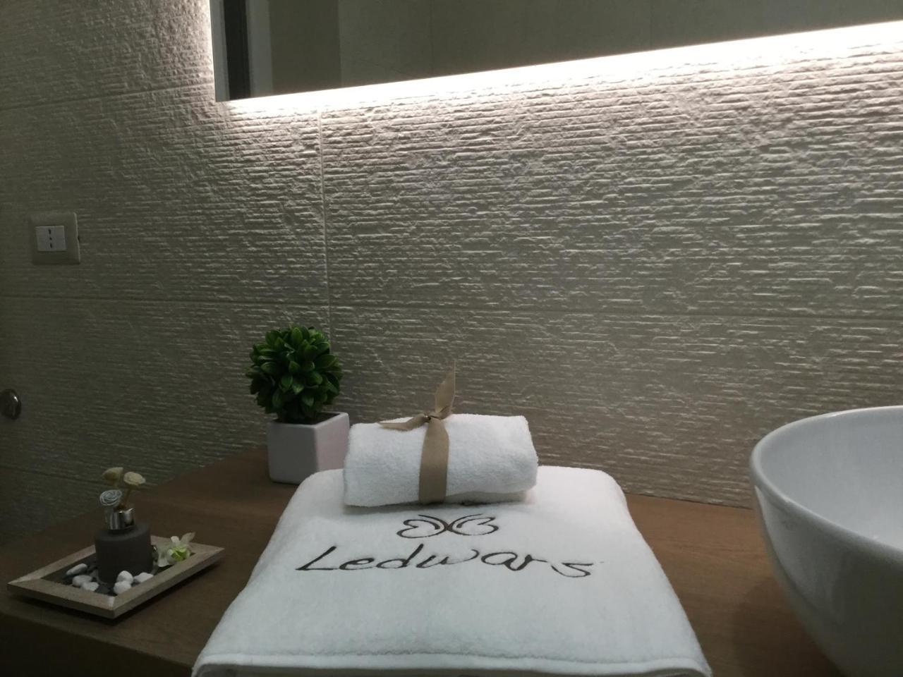 塔维亚诺Ledwars住宿加早餐旅馆 外观 照片